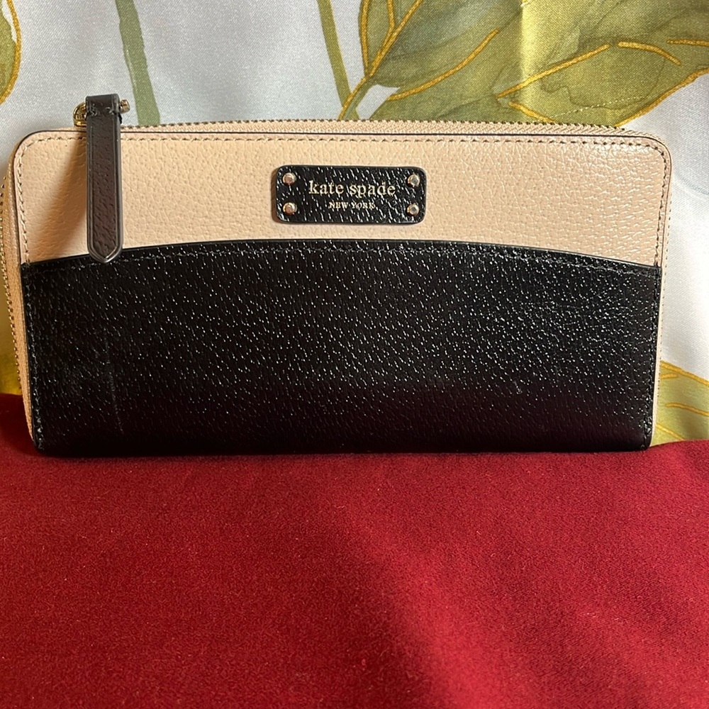Kate Spade wallet -black & beige/pink